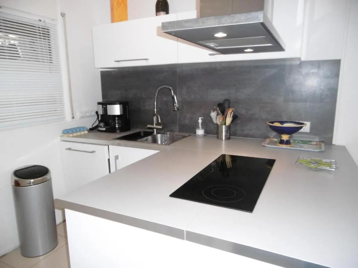 Puig D'Esquer - Apartamento En Planta Baja Y Tres Dormitorios En Llanca - Es-228-49 Apartment