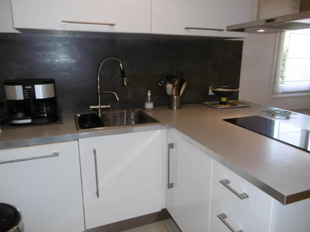 Puig D'Esquer - Apartamento En Planta Baja Y Tres Dormitorios En Llanca - Es-228-49 Spain