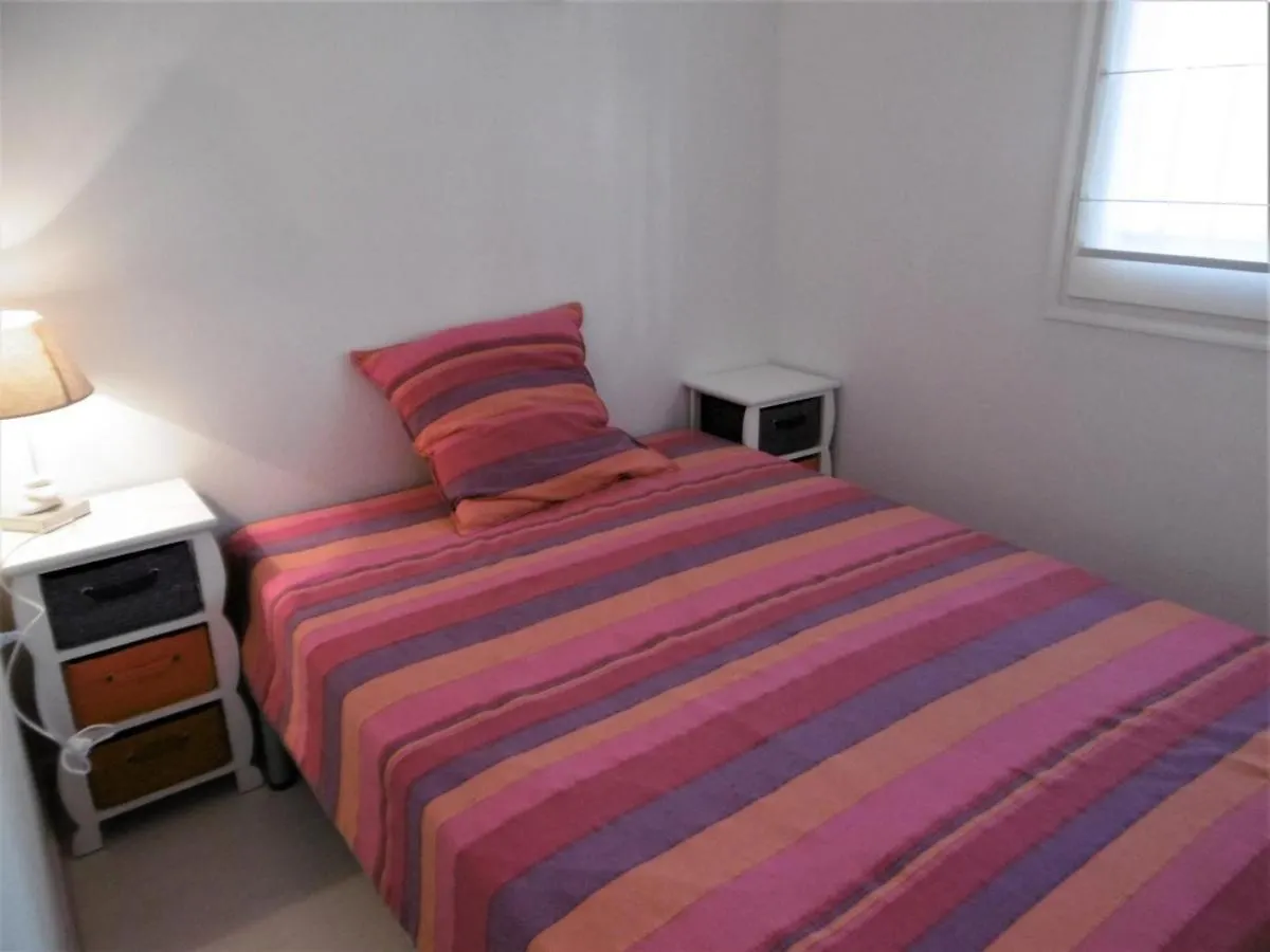 Puig D'Esquer - Apartamento En Planta Baja Y Tres Dormitorios En Llanca - Es-228-49