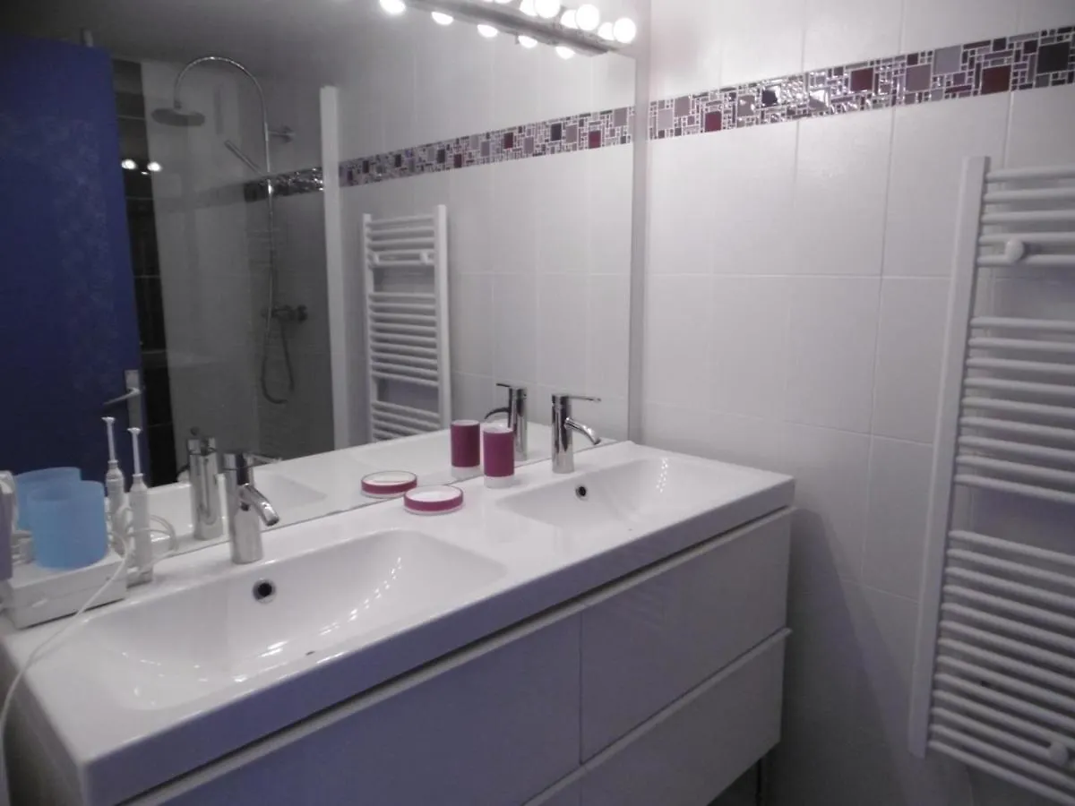Puig D'Esquer - Apartamento En Planta Baja Y Tres Dormitorios En Llanca - Es-228-49