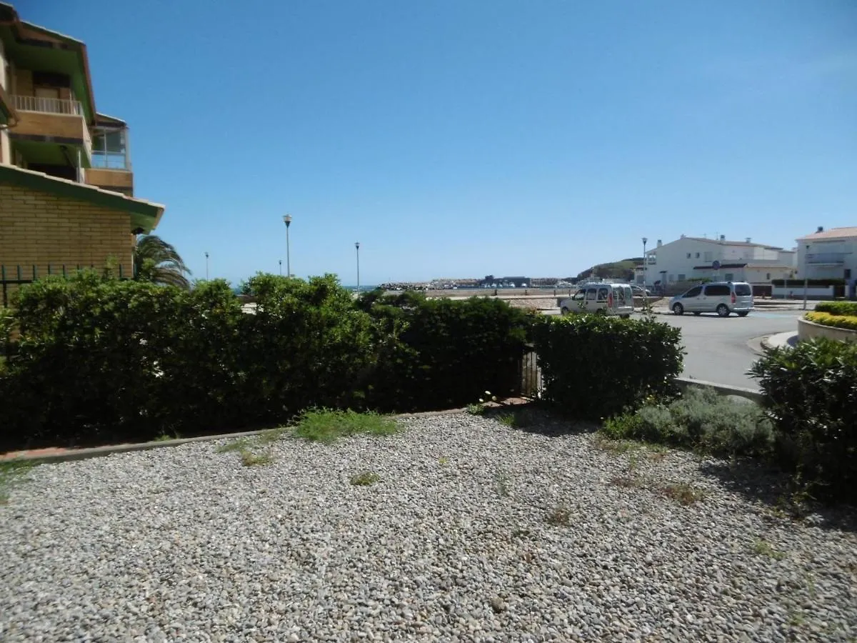 Puig D'Esquer - Apartamento En Planta Baja Y Tres Dormitorios En Llanca - Es-228-49