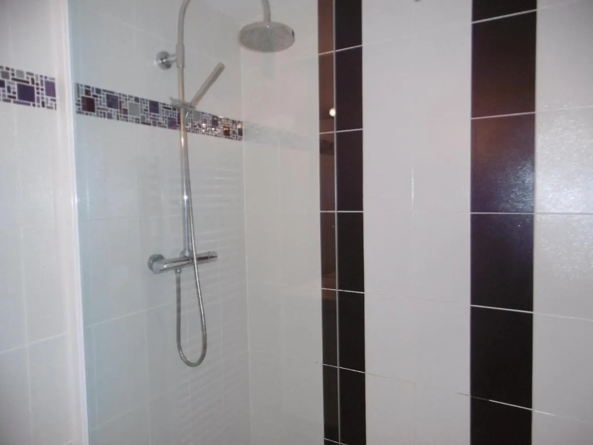 Puig D'Esquer - Apartamento En Planta Baja Y Tres Dormitorios En Llanca - Es-228-49 Apartment