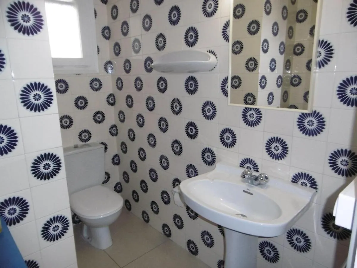 Puig D'Esquer - Apartamento En Planta Baja Y Tres Dormitorios En Llanca - Es-228-49 0*,