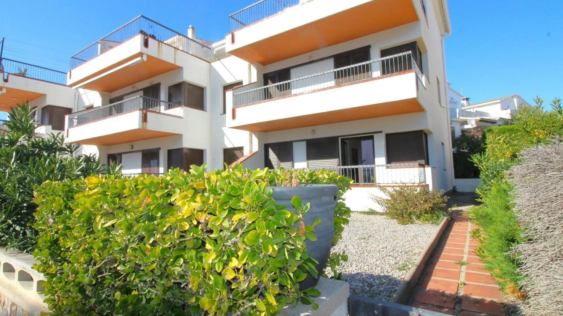 Apartment Puig D'Esquer - Apartamento En Planta Baja Y Tres Dormitorios En Llanca - Es-228-49